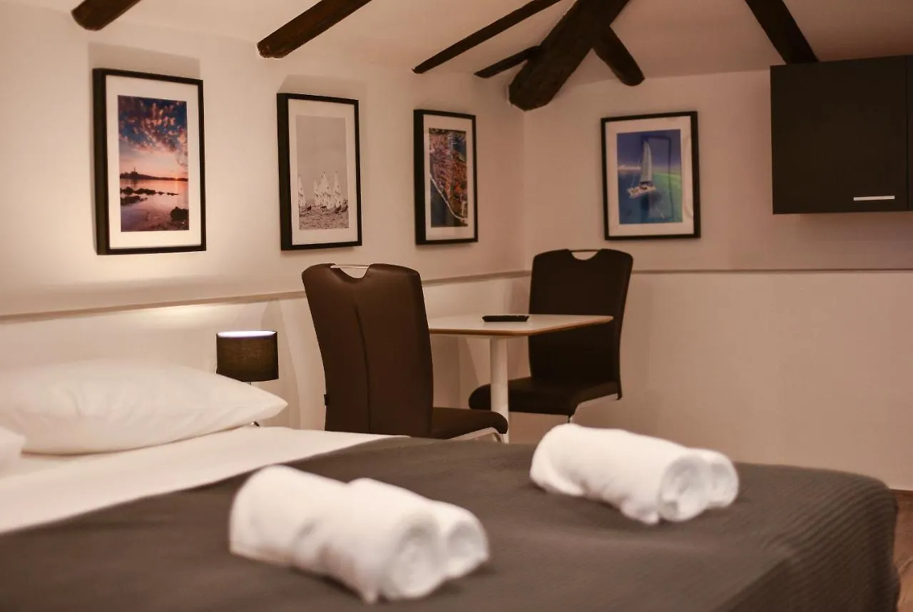 Apartment Old Town Rooms 1 Pula Croatia