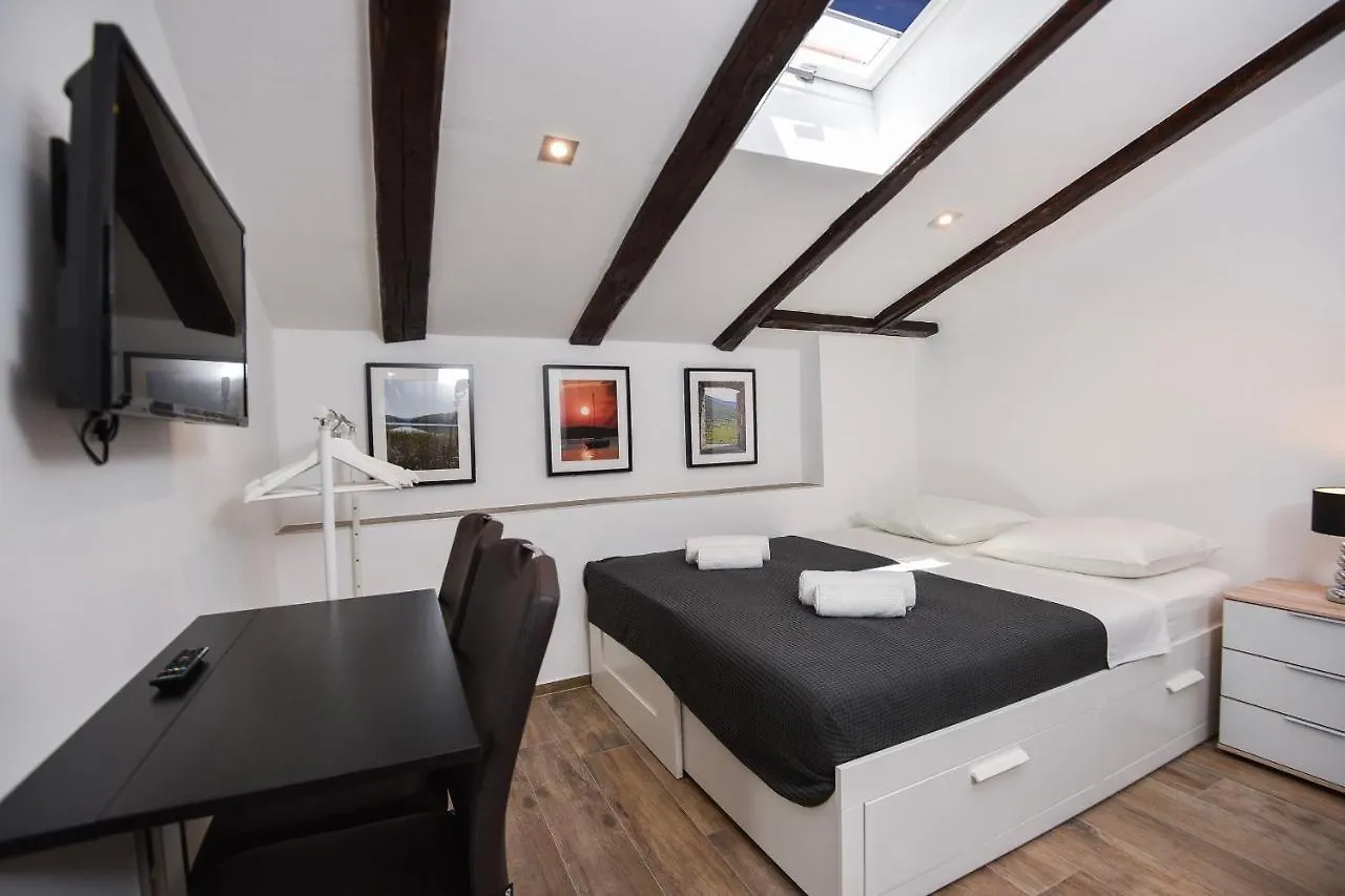 Apartment Old Town Rooms 1 Pula