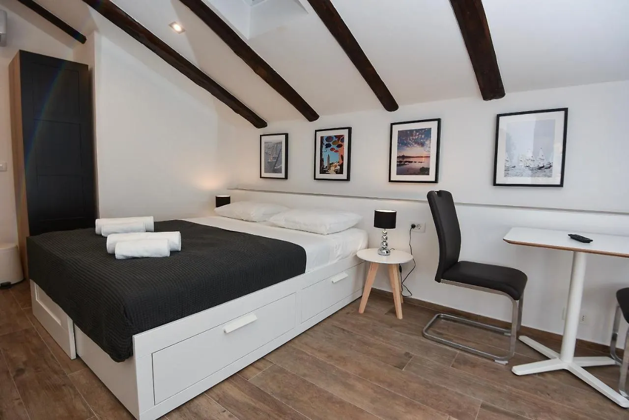 Apartment Old Town Rooms 1 Pula