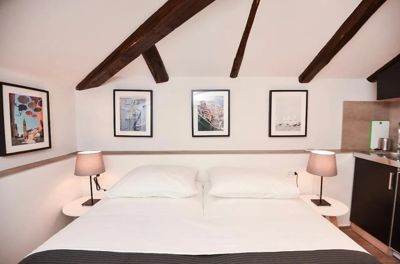 Old Town Rooms 1 Pula Apartment